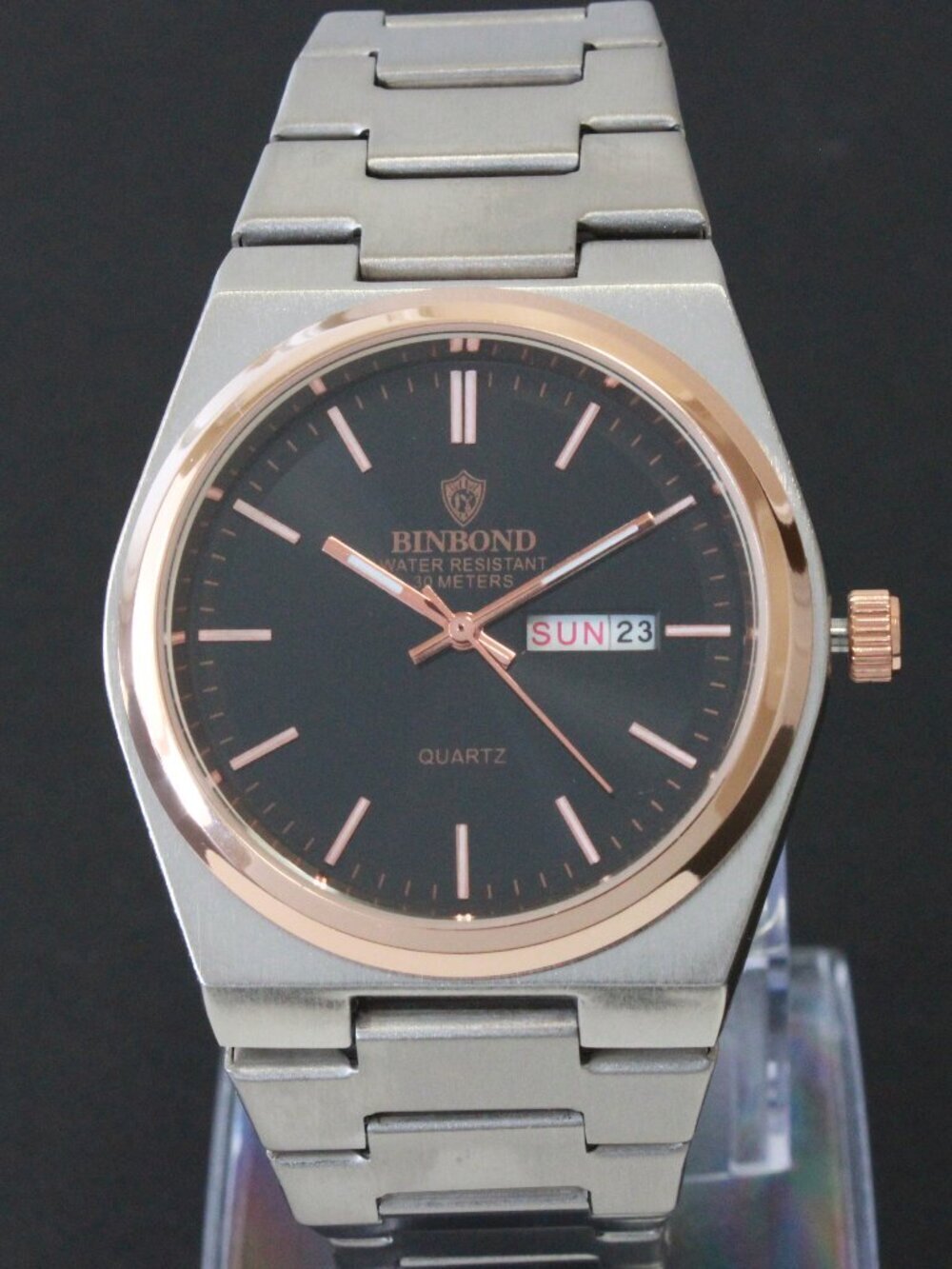 Men's Integrated Bracelet Sports Watch Stainless Steel Radiant Black Dial 40mm - Picture 3 of 8